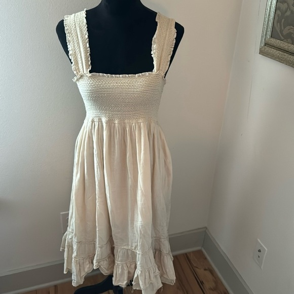 Derek Heart Dresses & Skirts - Derek heart cream smocked boho peasant midi dress Sz M